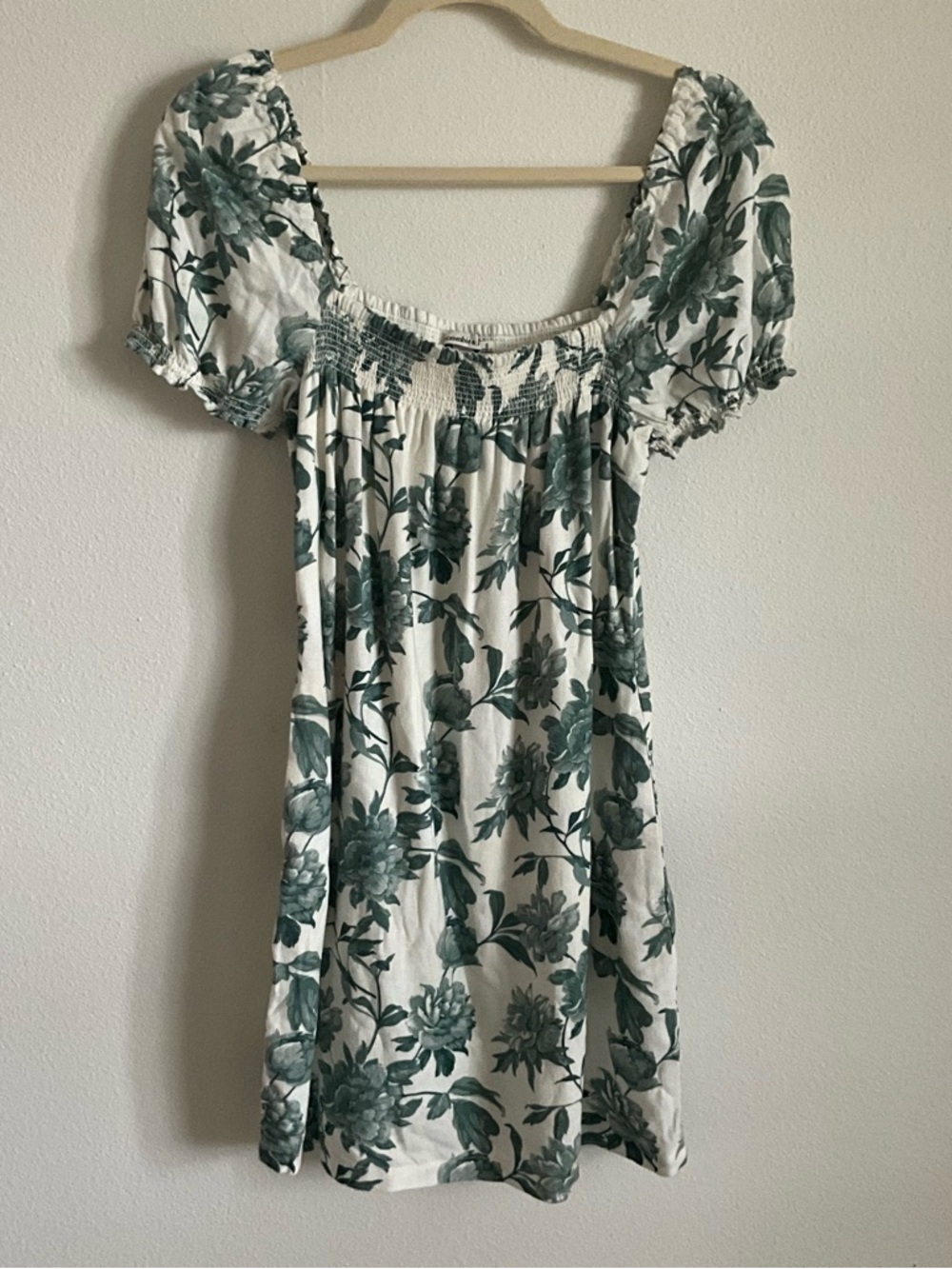 NWT Abercrombie & Fitch Floral Smocked square neck Green Floral Mini dress Small